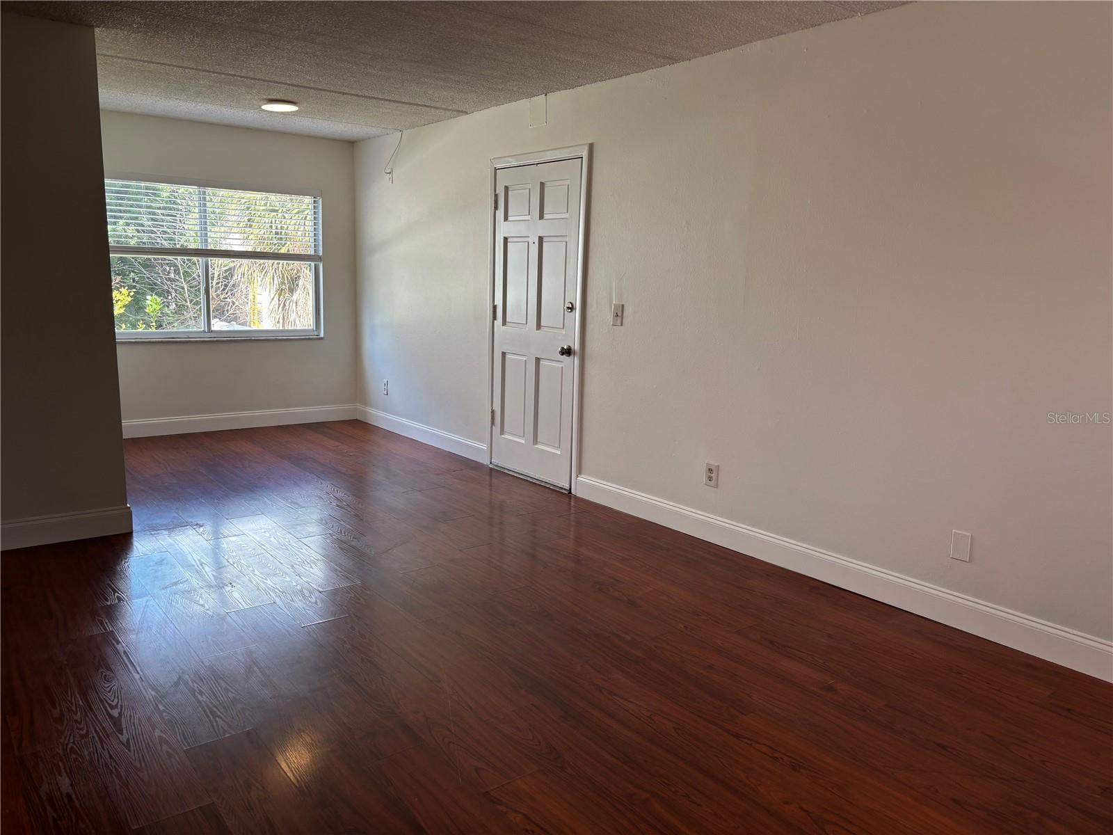 3206 W AZEELE STREET 230