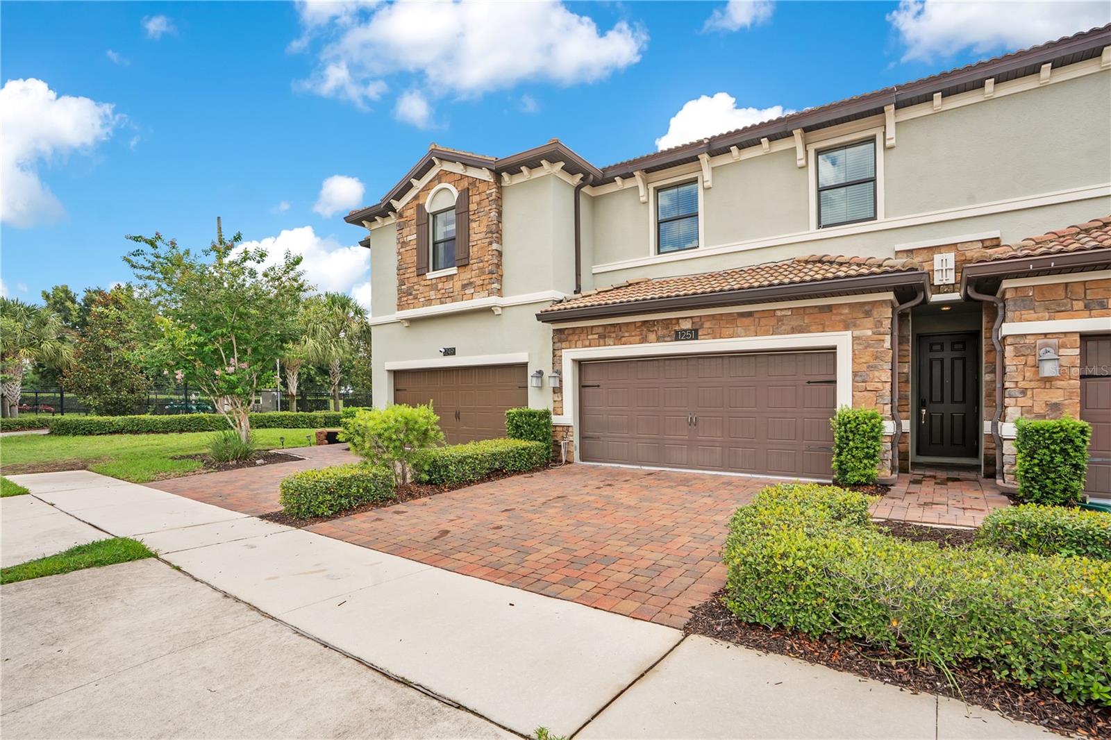1251 ROYAL ST GEORGE BOTTOM