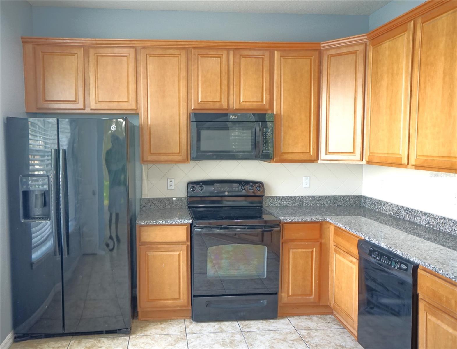 EAGLE PALM PH 1 - Residential Lease