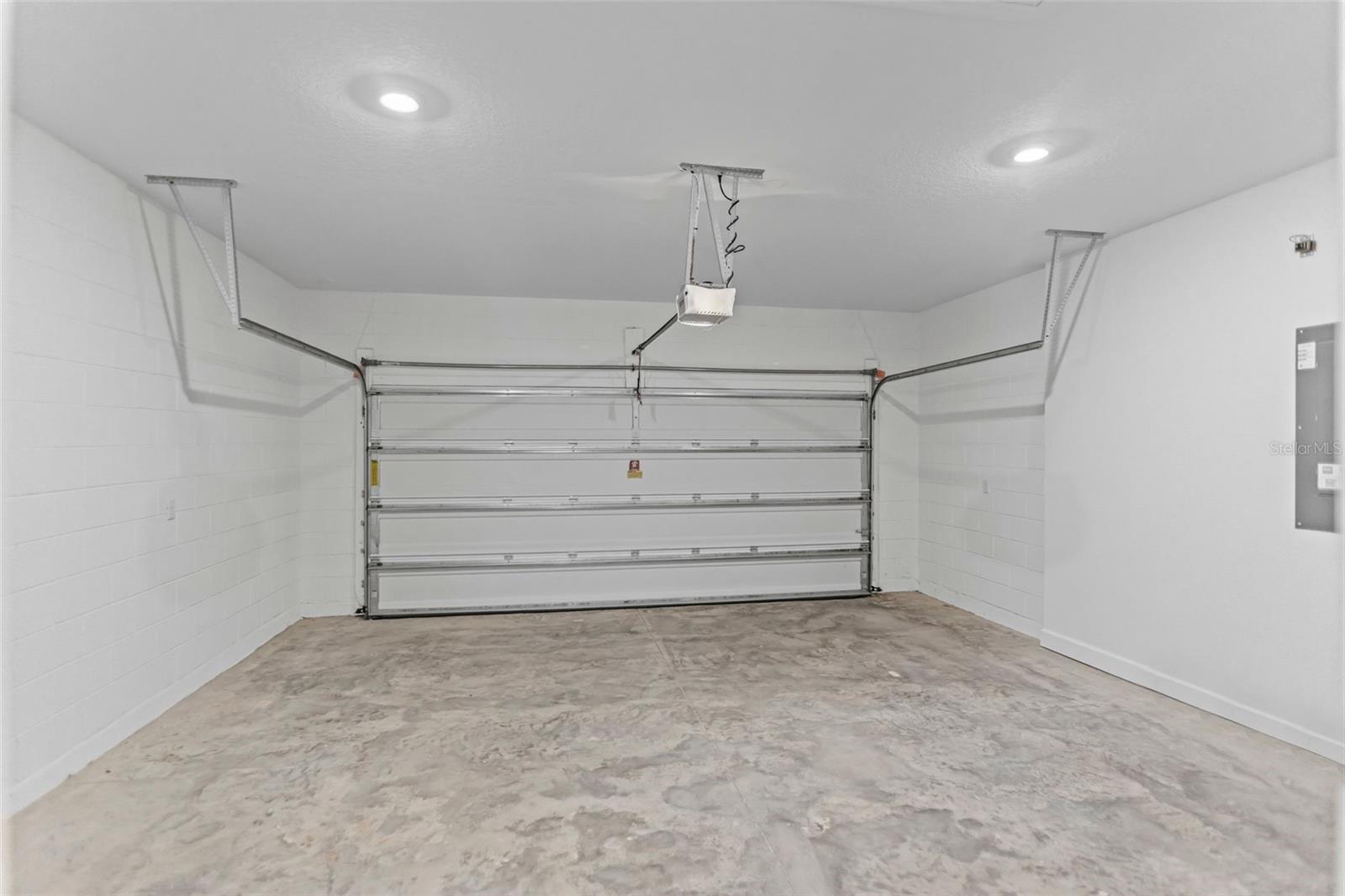 KH CW HAMMOCK OAKS LLC - Residential