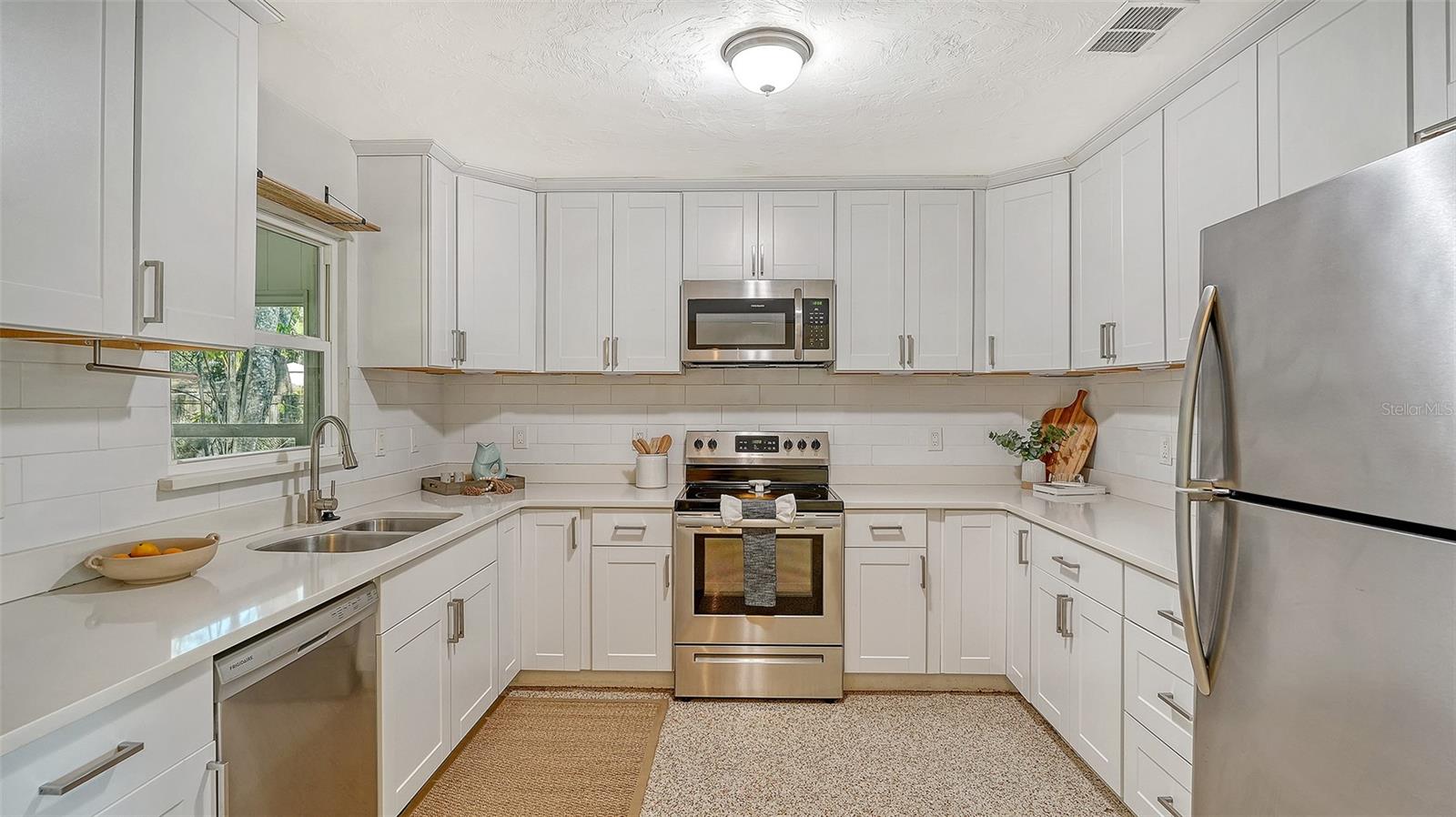 DESOTO PARK FOR PETROUTSA BROS - Residential