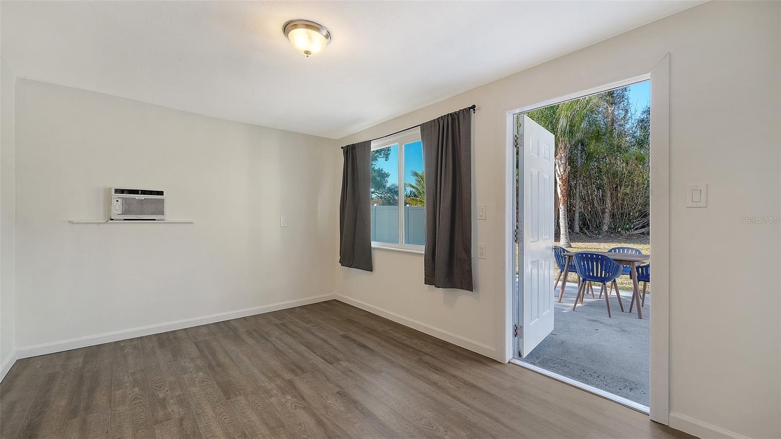 DESOTO PARK FOR PETROUTSA BROS - Residential