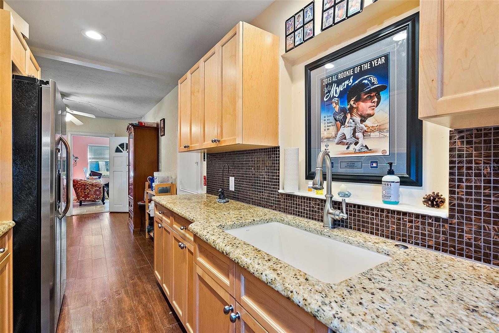 COLONIAL CORP REP - Residential