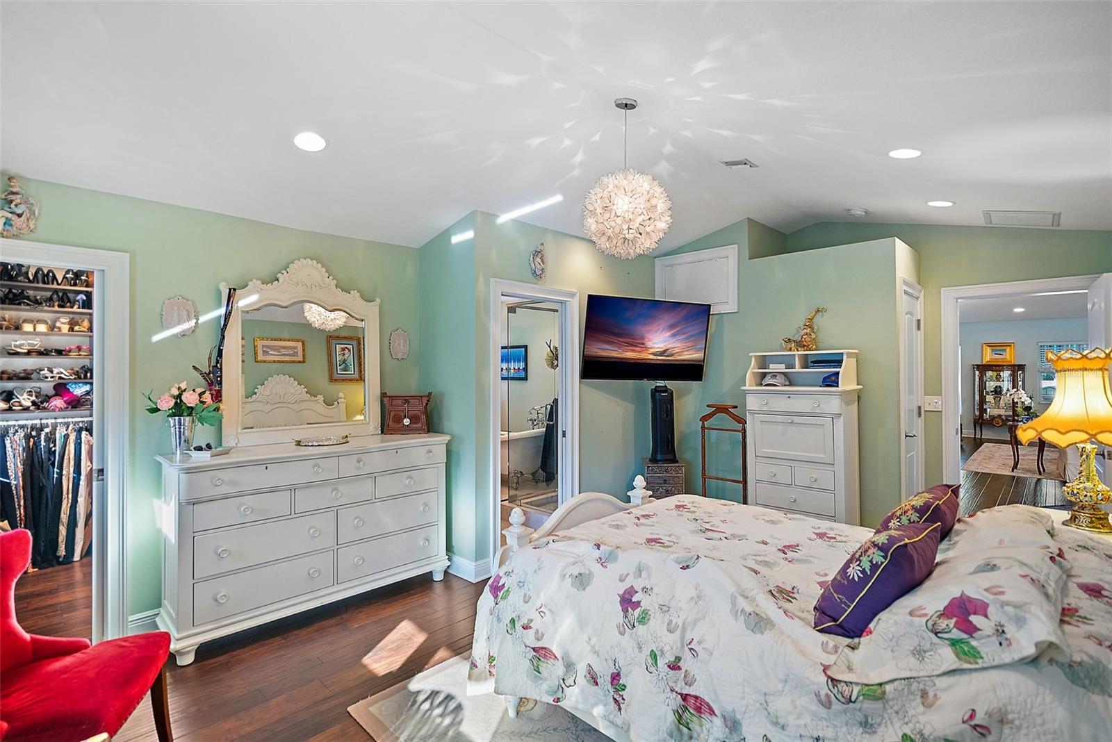 COLONIAL CORP REP - Residential