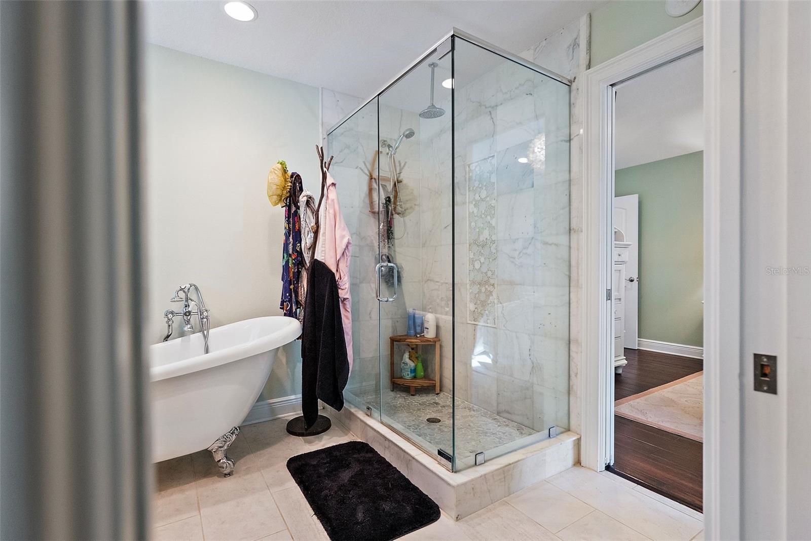 COLONIAL CORP REP - Residential