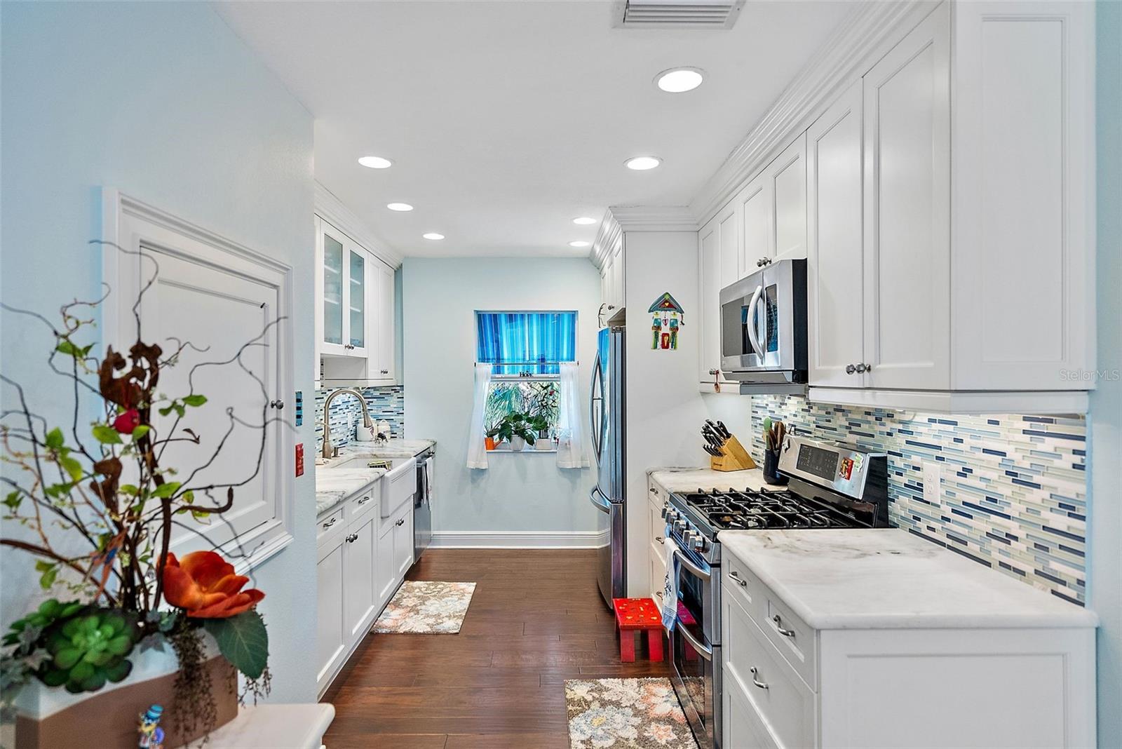 COLONIAL CORP REP - Residential