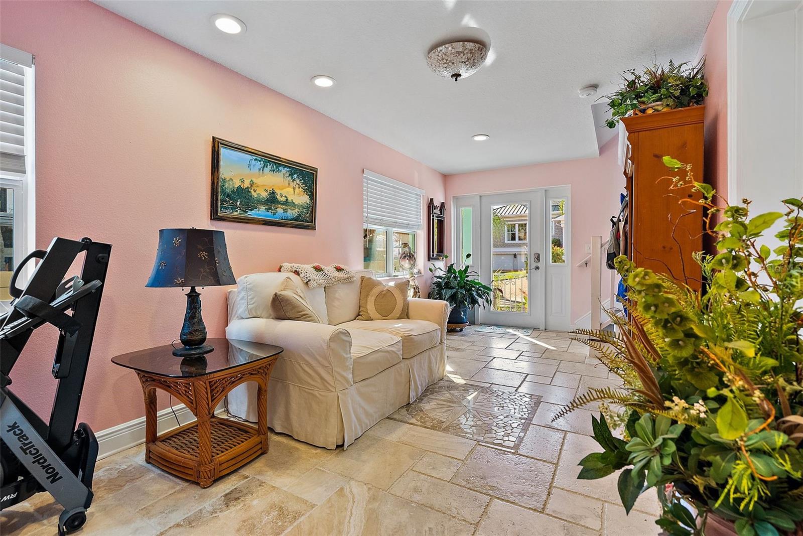 COLONIAL CORP REP - Residential