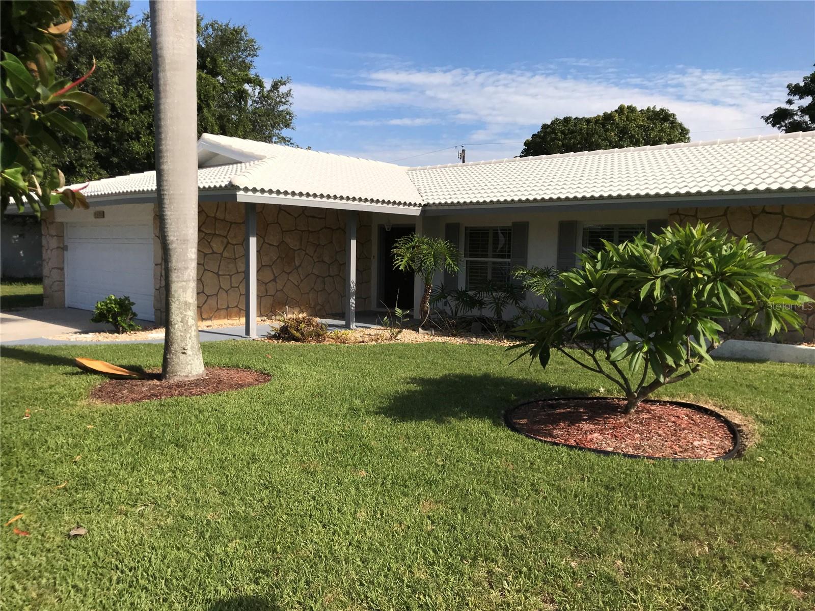 SHAWS POINT FIRST ADD - Residential Lease