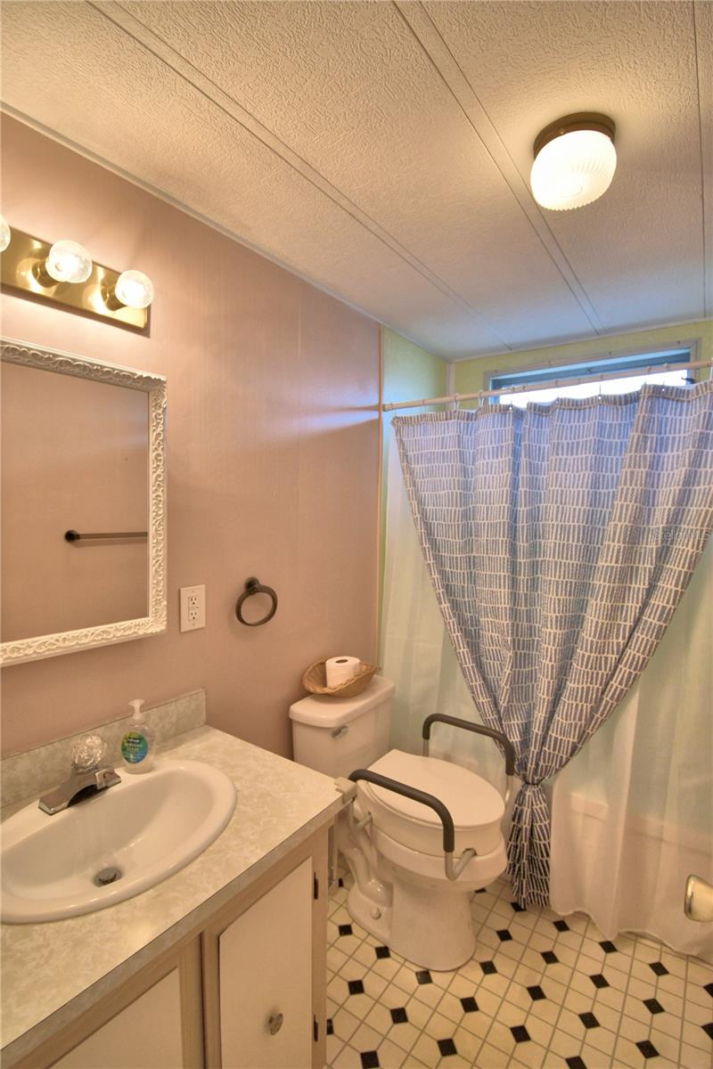 OAKWOOD ESTATES - Residential