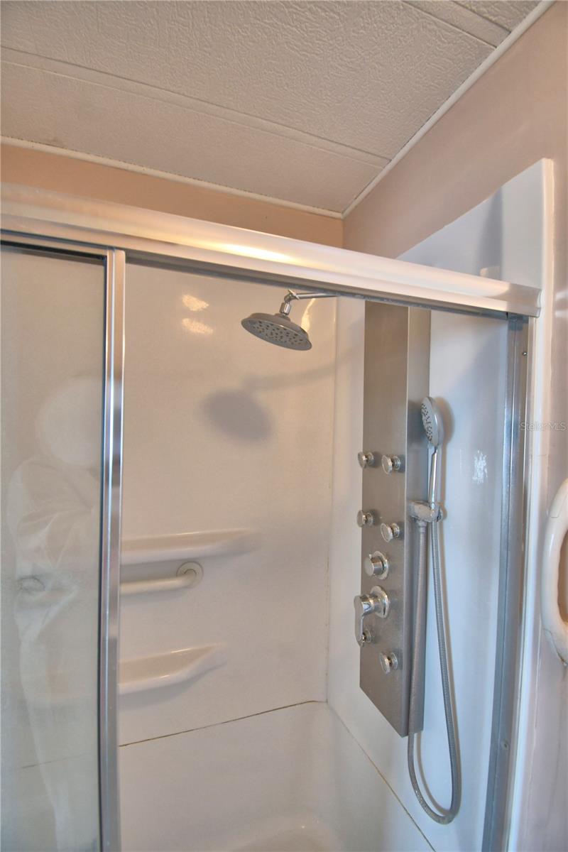 OAKWOOD ESTATES - Residential