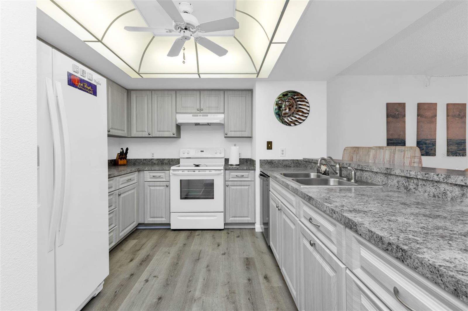 BANYAN POINT PH 03 - Residential