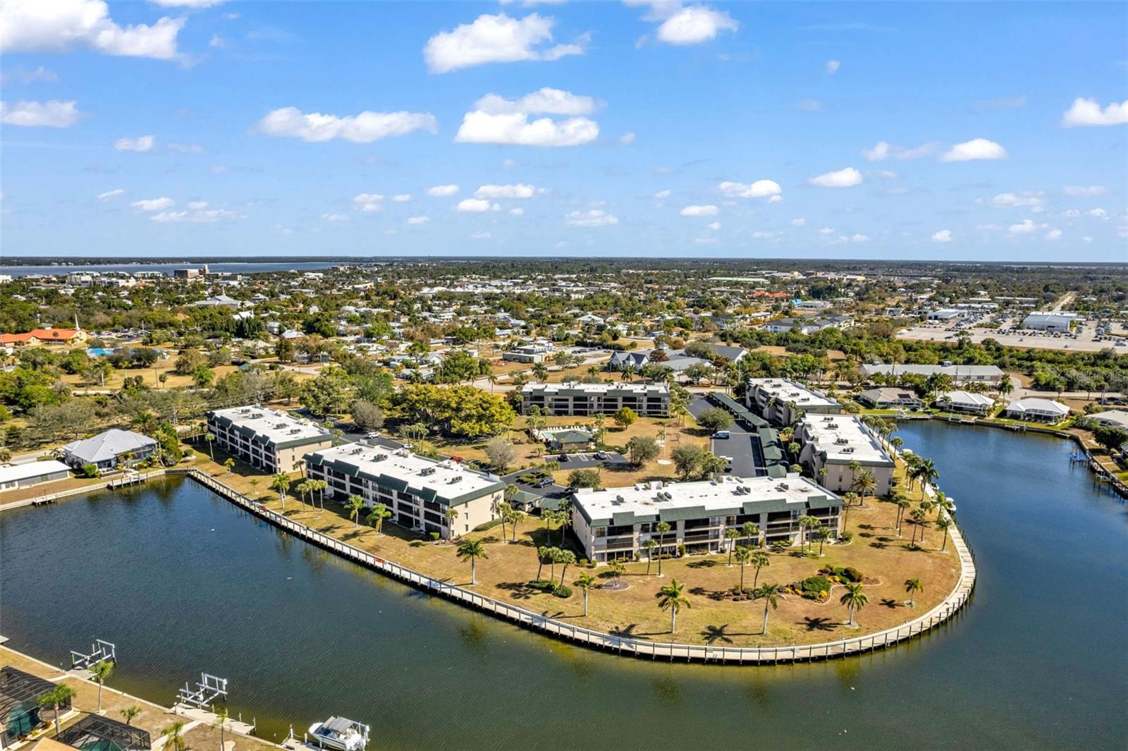 BANYAN POINT PH 03 - Residential