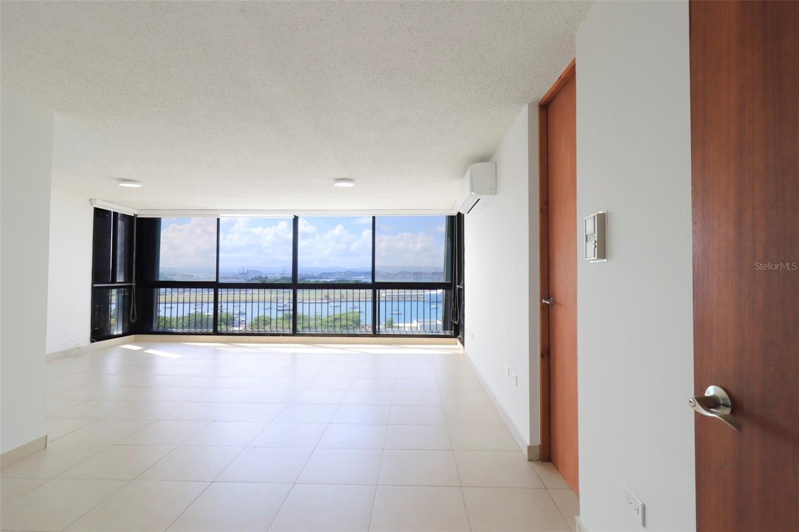 TORRE DE LA REINA - Residential Lease