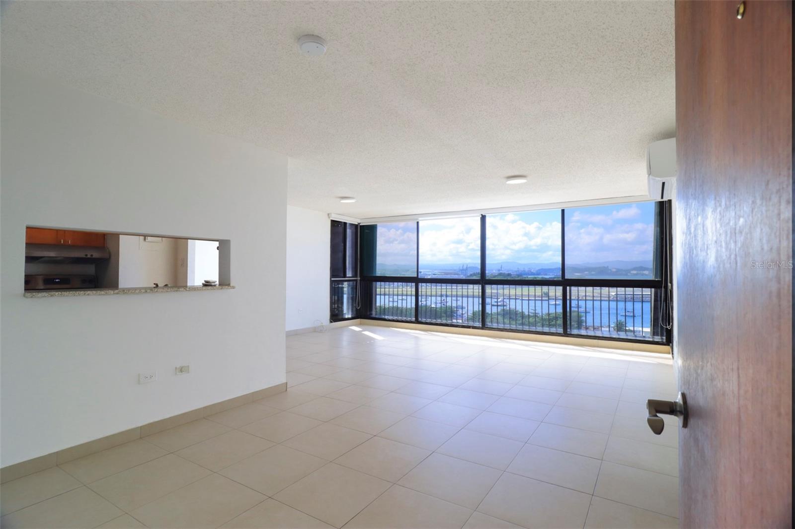 TORRE DE LA REINA - Residential Lease