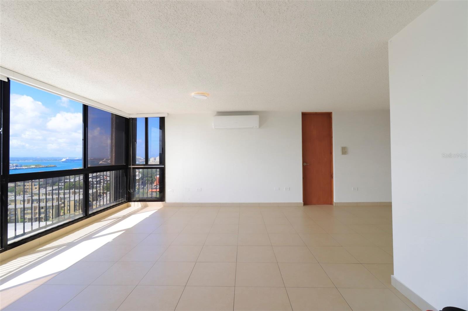 TORRE DE LA REINA - Residential Lease