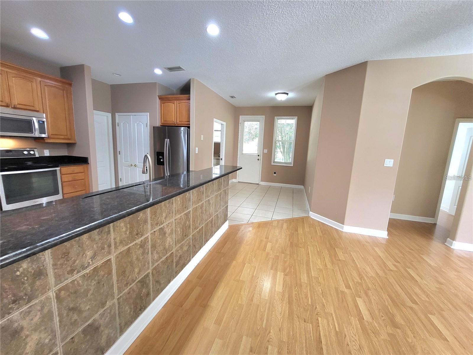 1072 CEASARS COURT