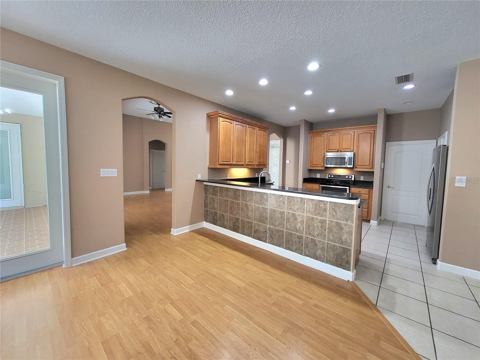 1072 CEASARS COURT