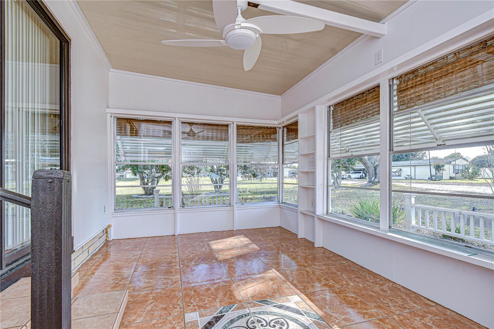 OAKS ROYAL 3 - Residential