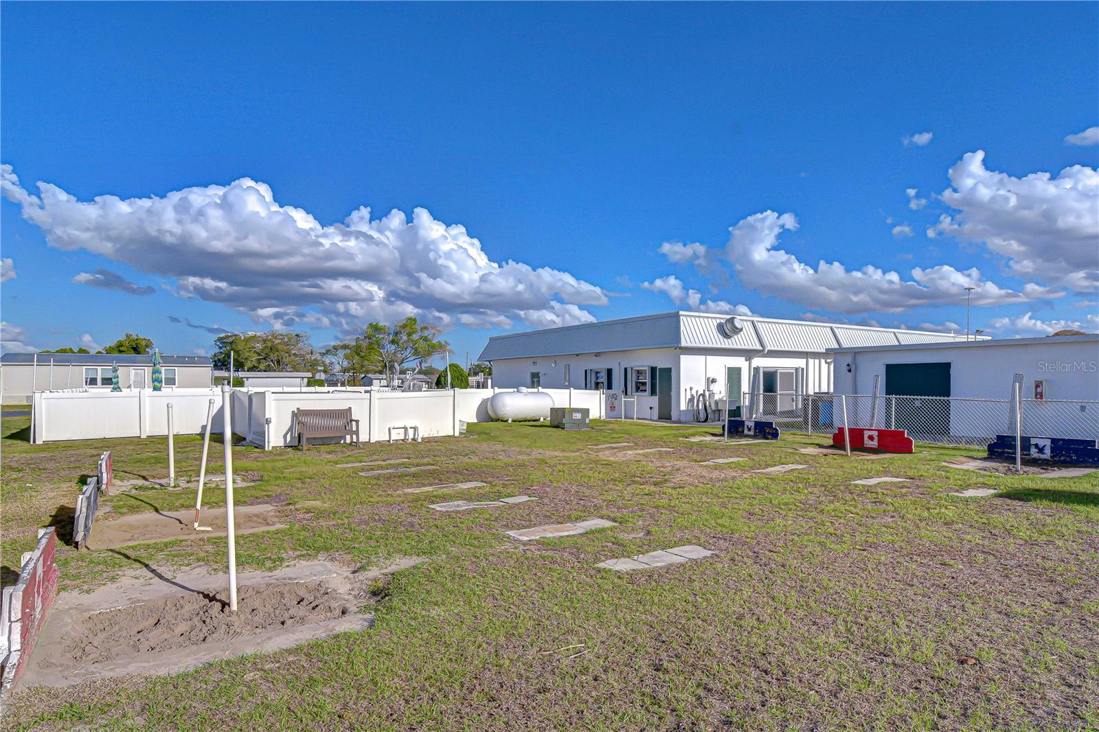 OAKS ROYAL 3 - Residential