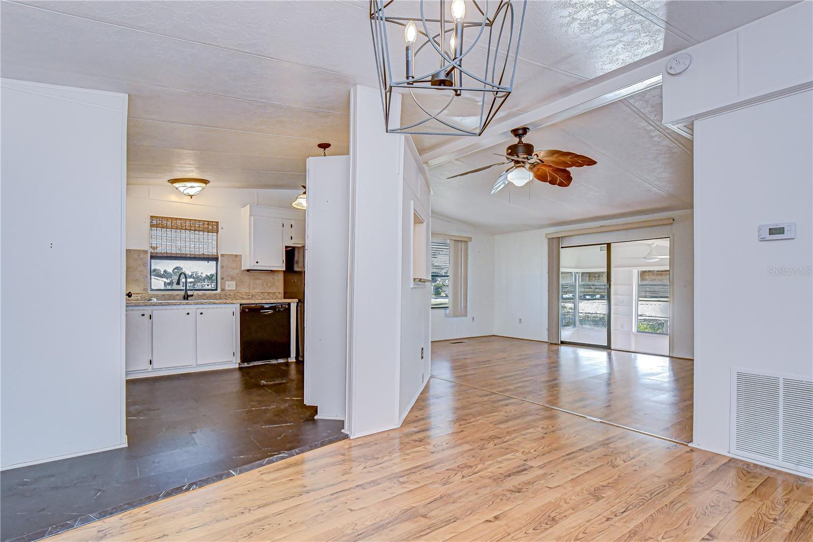 OAKS ROYAL 3 - Residential