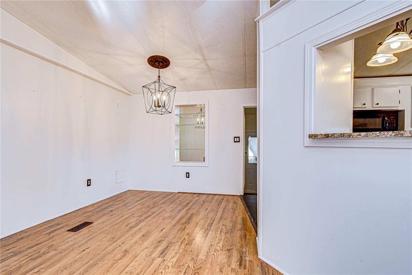 OAKS ROYAL 3 - Residential