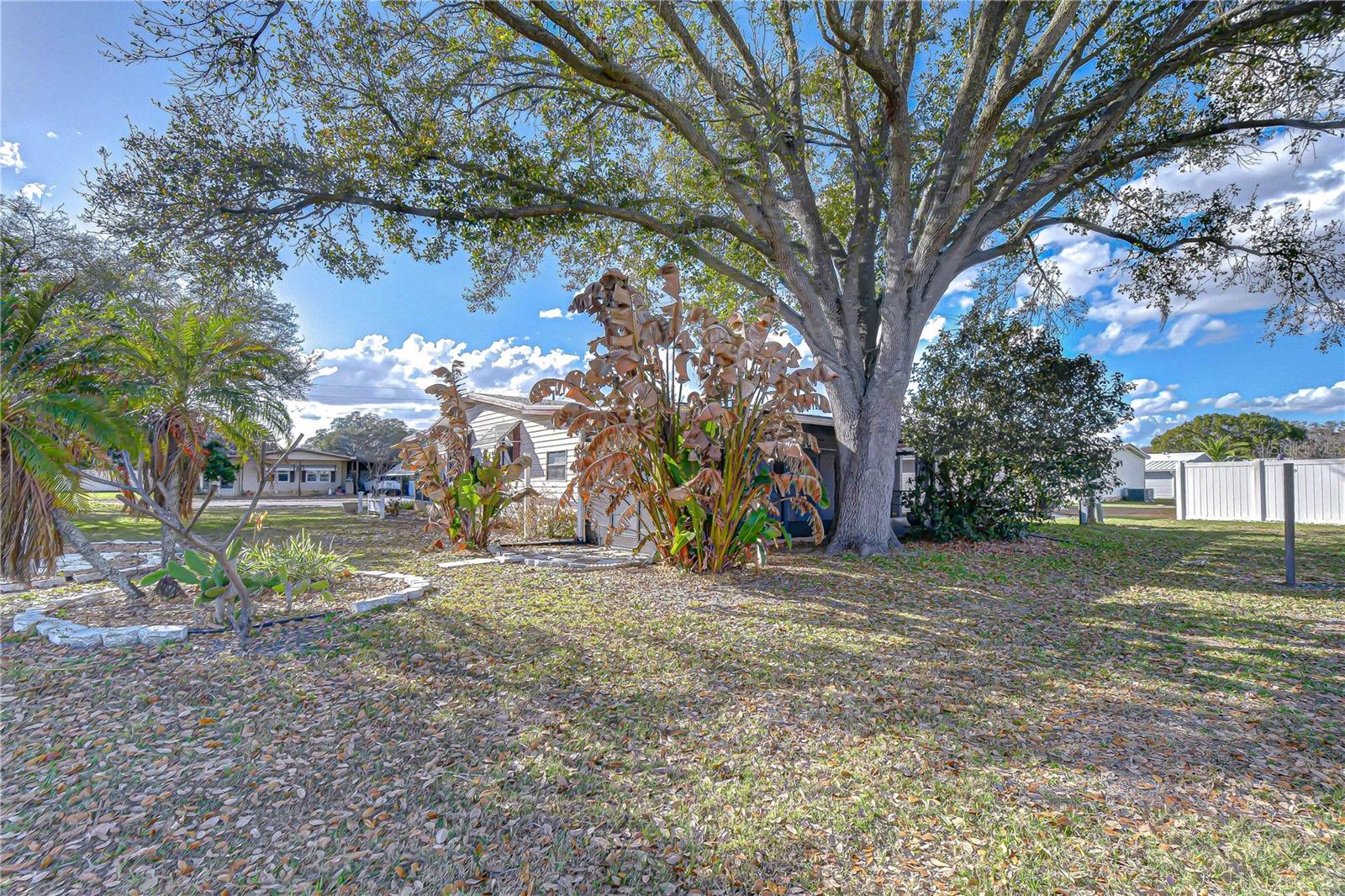 OAKS ROYAL 3 - Residential