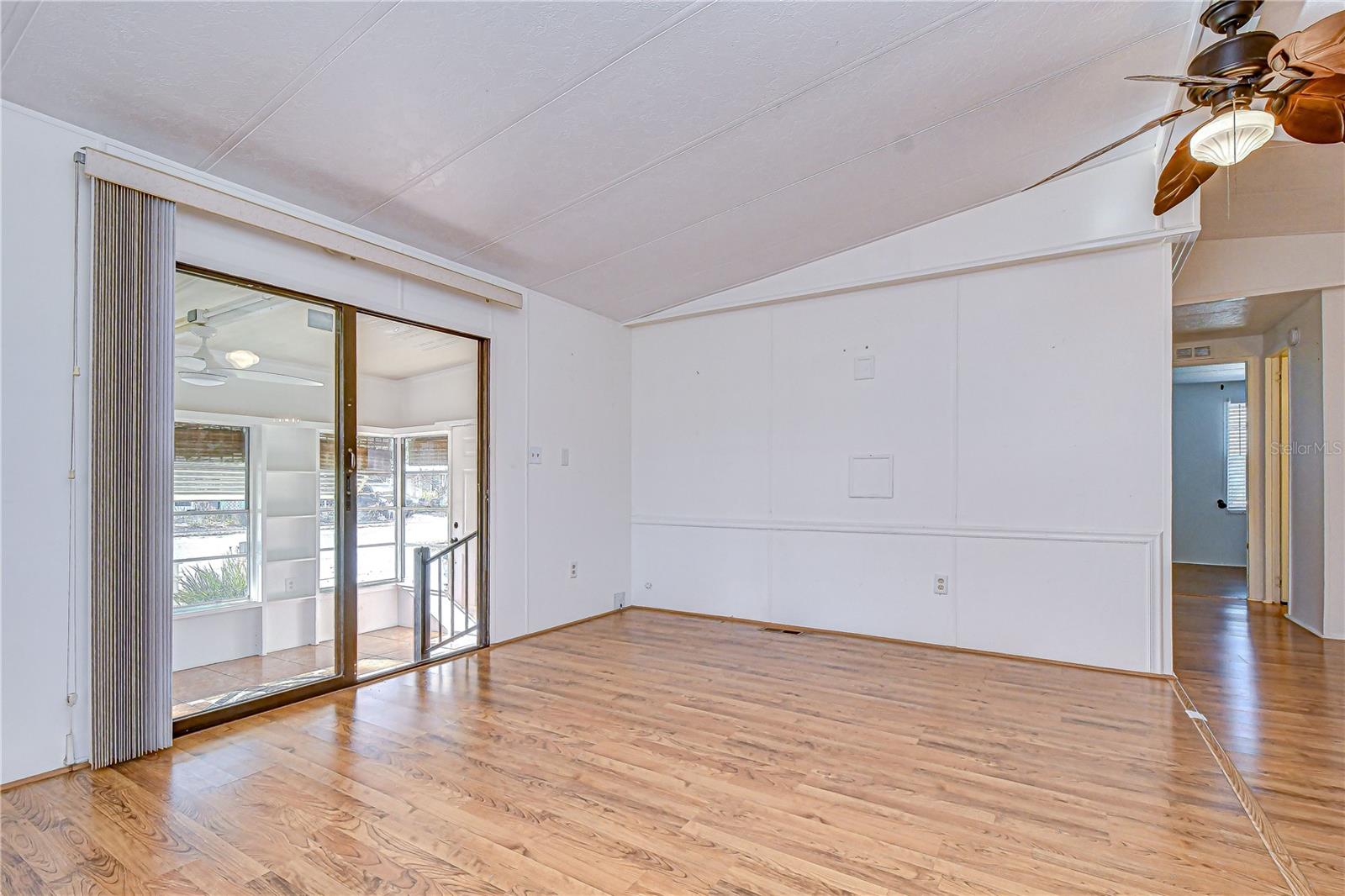 OAKS ROYAL 3 - Residential