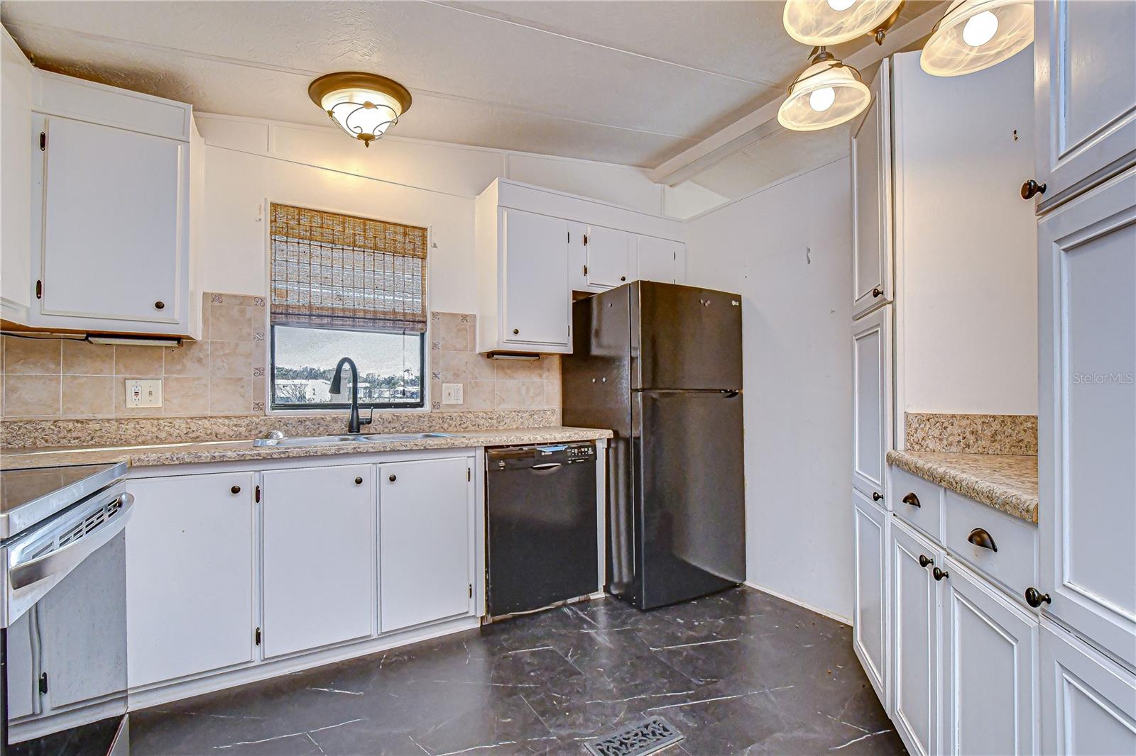 OAKS ROYAL 3 - Residential