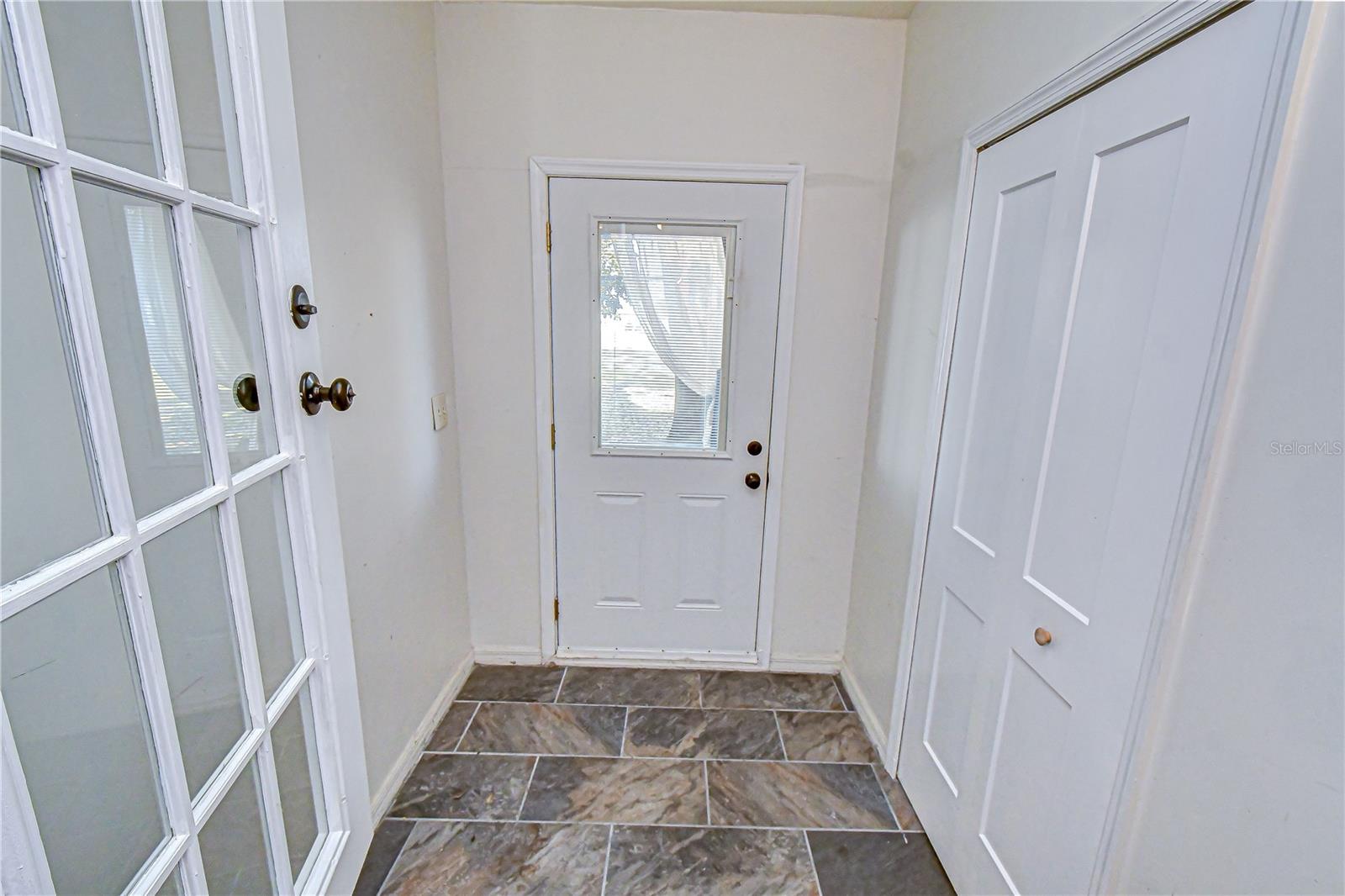 OAKS ROYAL 3 - Residential