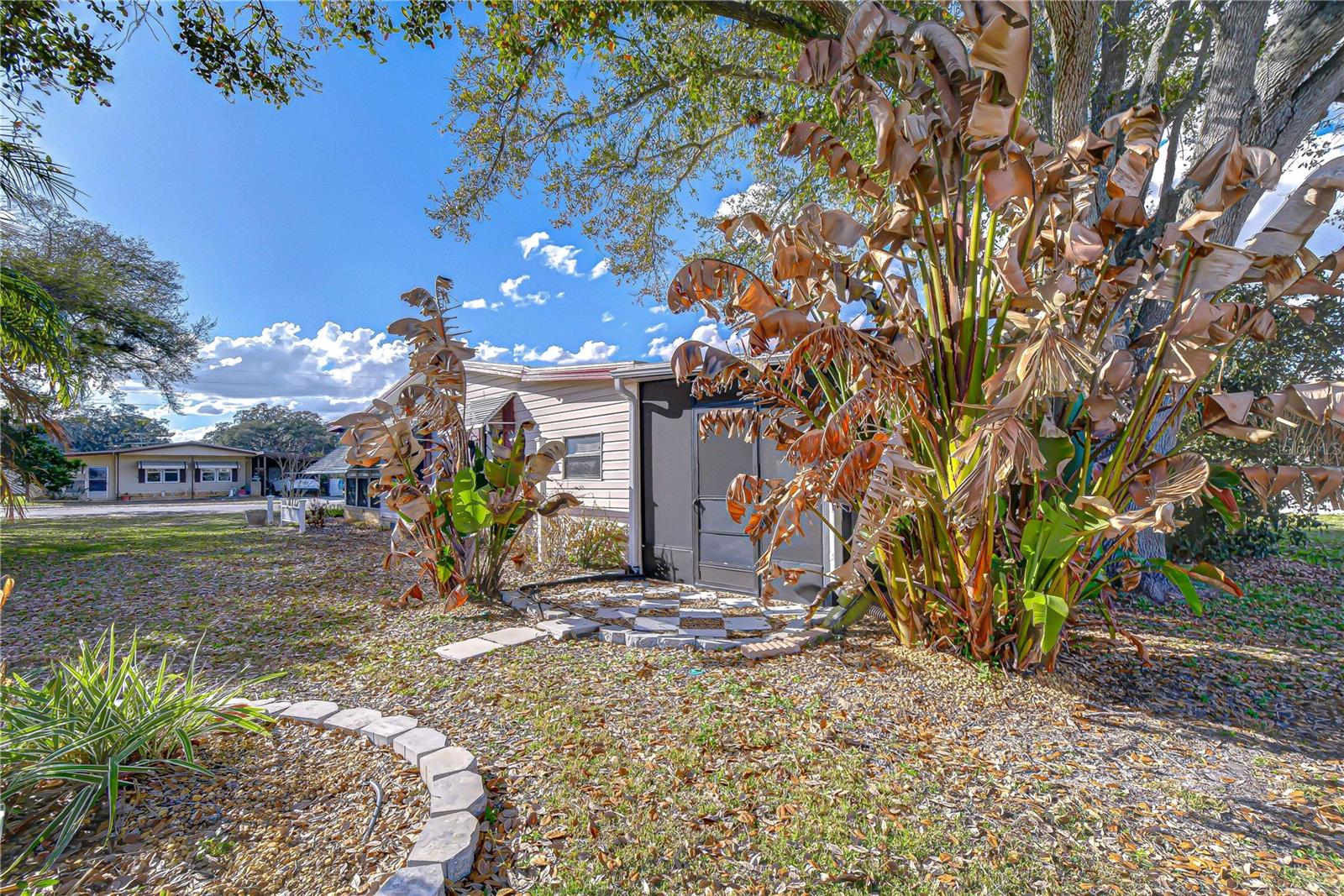 OAKS ROYAL 3 - Residential