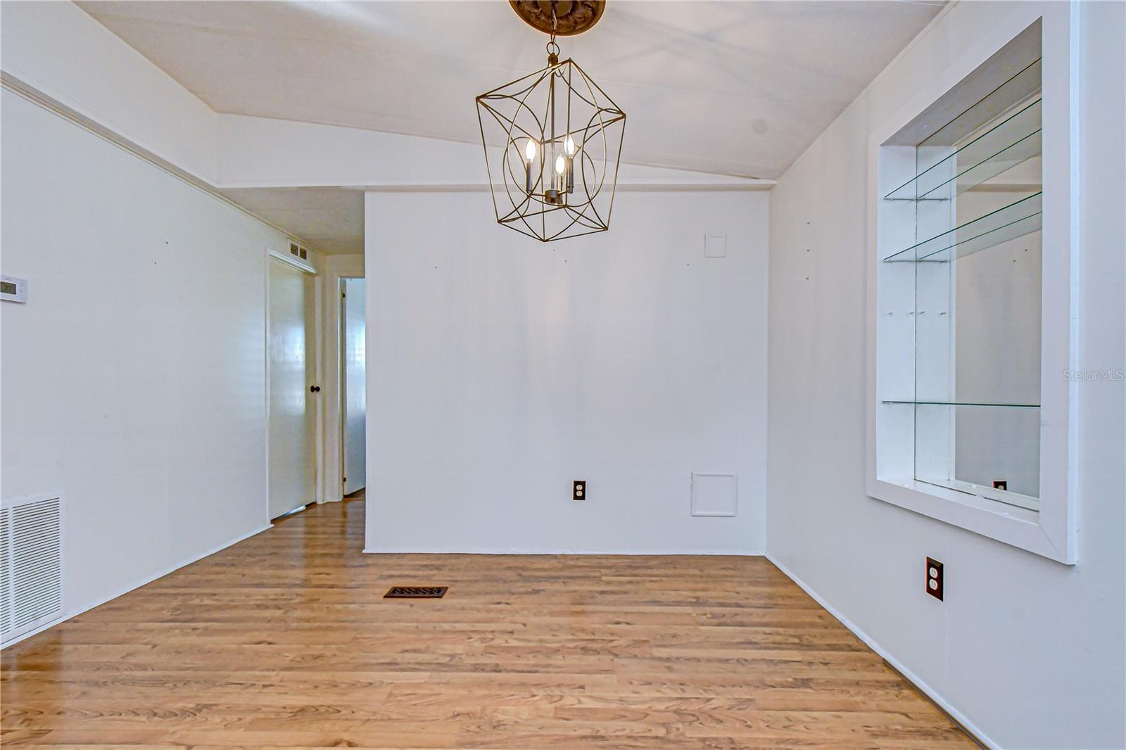 OAKS ROYAL 3 - Residential