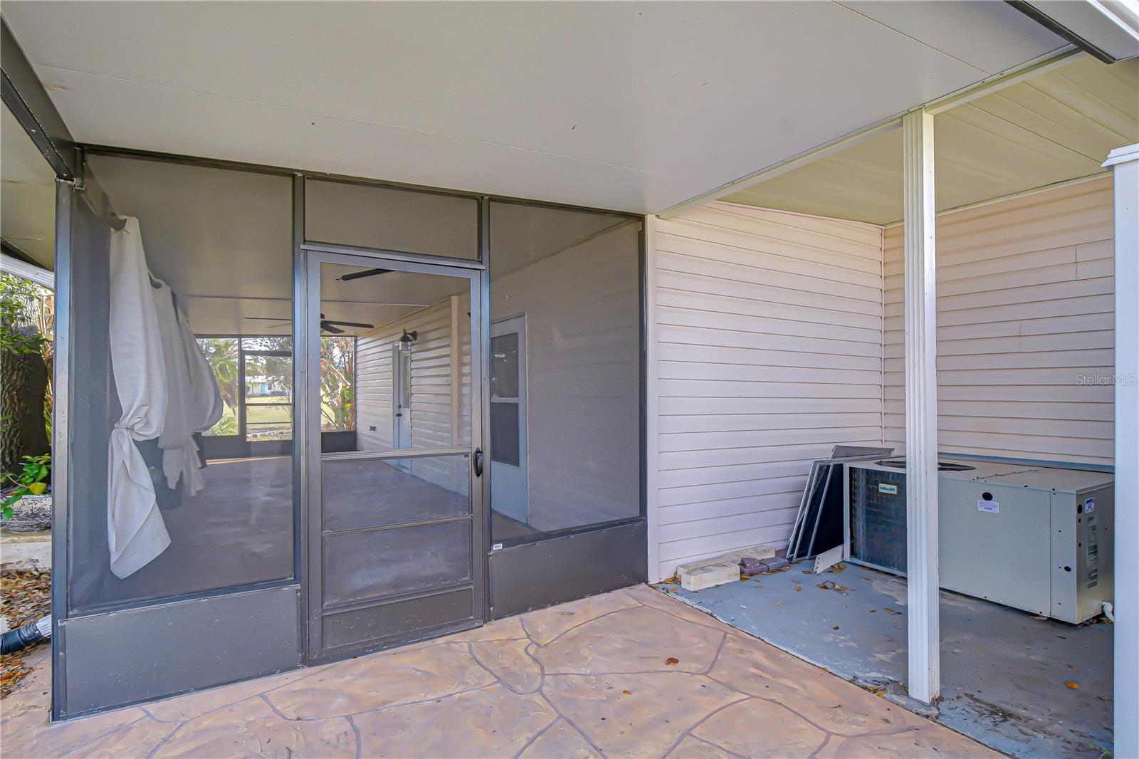 OAKS ROYAL 3 - Residential