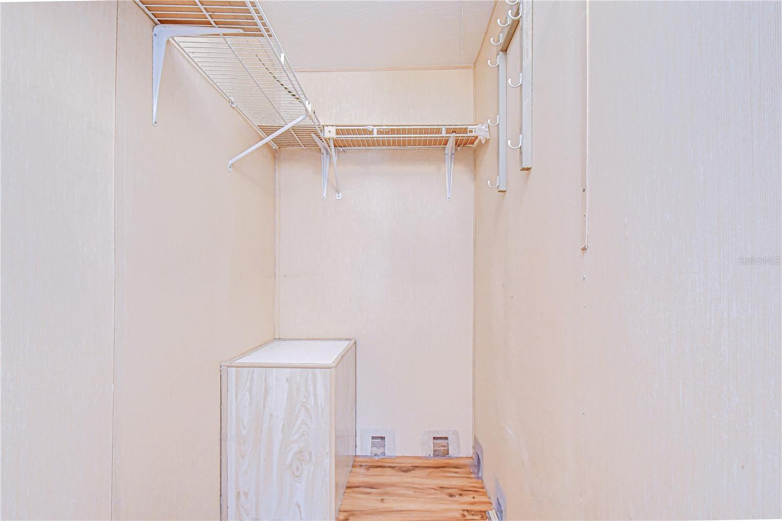 OAKS ROYAL 3 - Residential