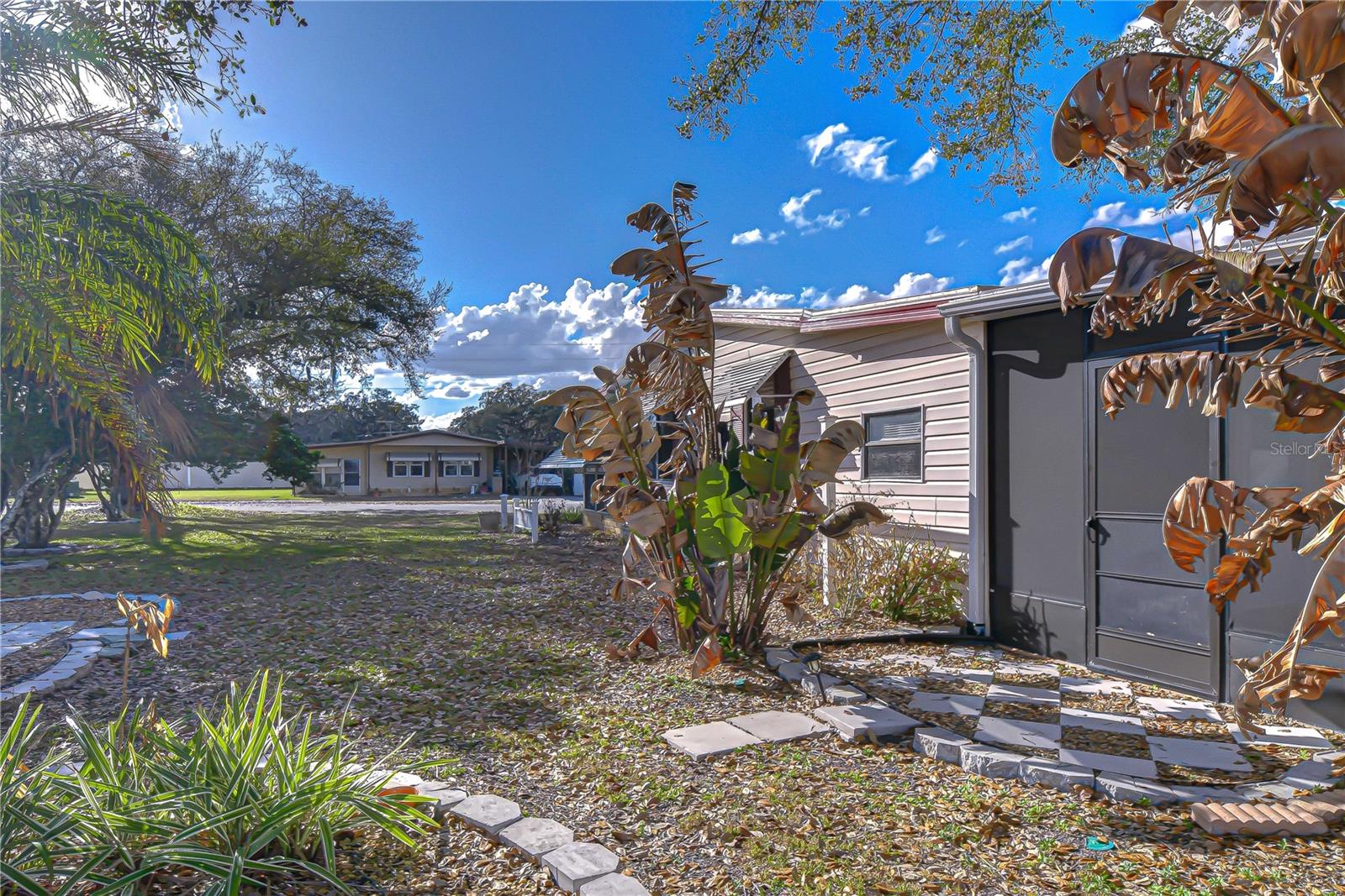 OAKS ROYAL 3 - Residential