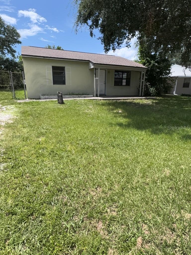 South Tampa, 2/1 ready to rehab or build your dream house. Lot size 65 x 120. Built in 1951, this one-story concrete block structure features asbestos tile that needs to be sealed.
North of Gandy, easy access to McDill Air Force base, International Airport, SoHo, Hyde Park, and Midtown for restaurants and shopping. 45 minutes to the beaches and more.
