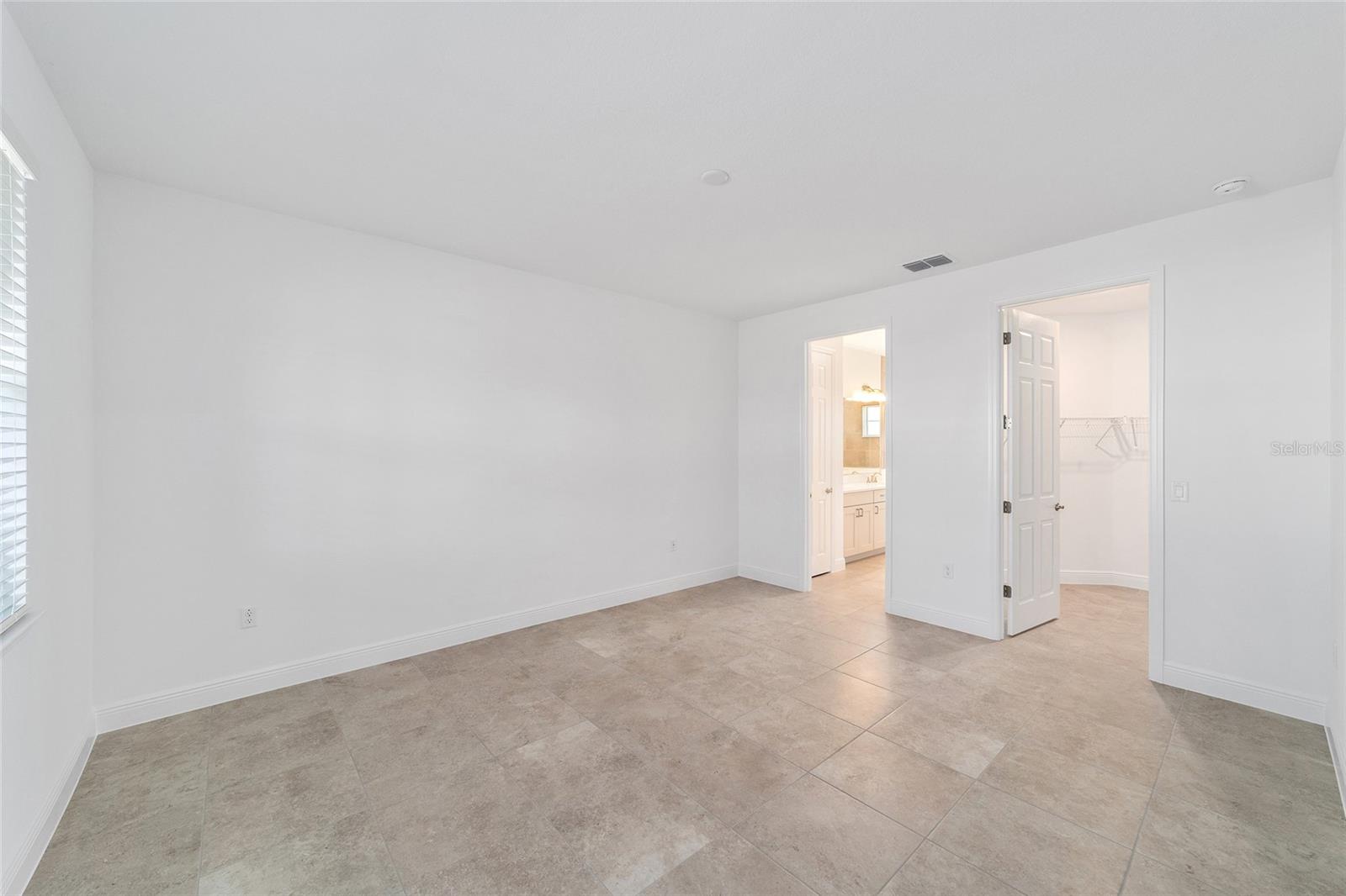 ON TOP OF THE WORLD - Residential