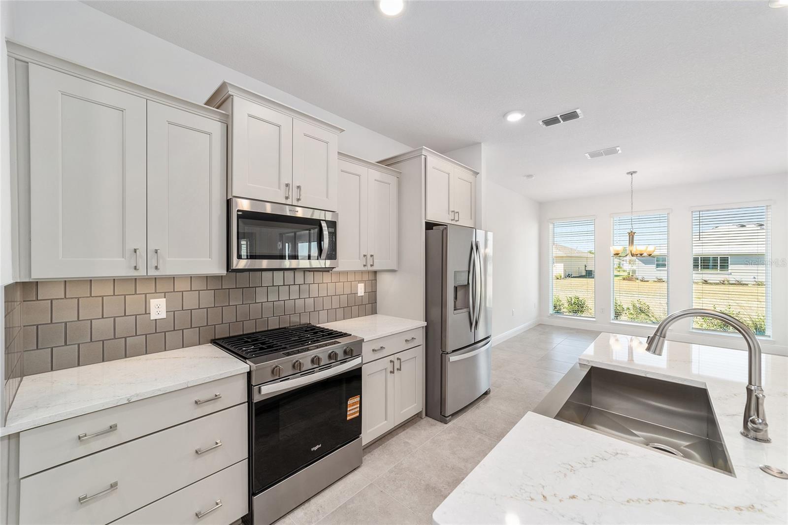 ON TOP OF THE WORLD - Residential