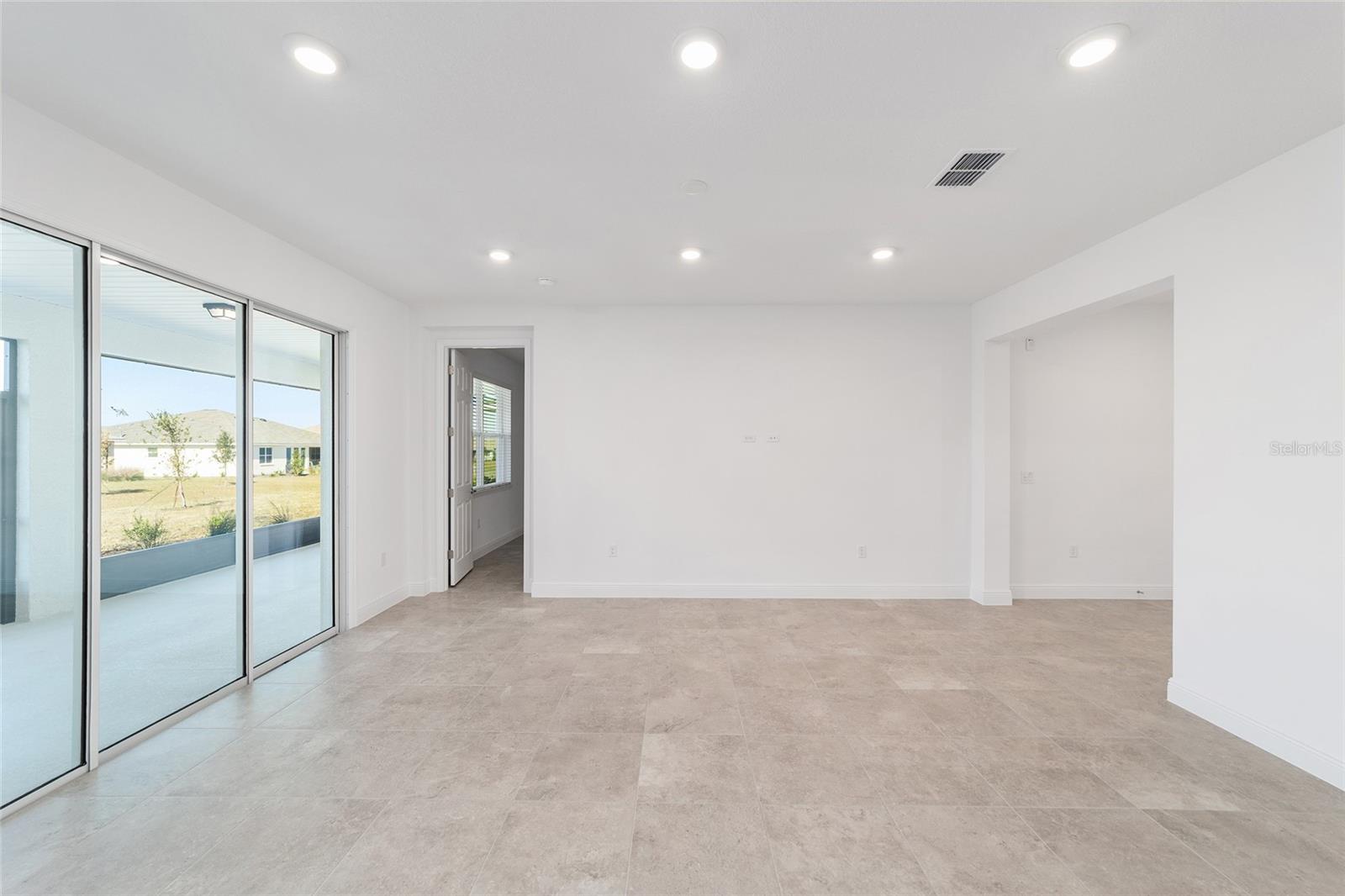 ON TOP OF THE WORLD - Residential