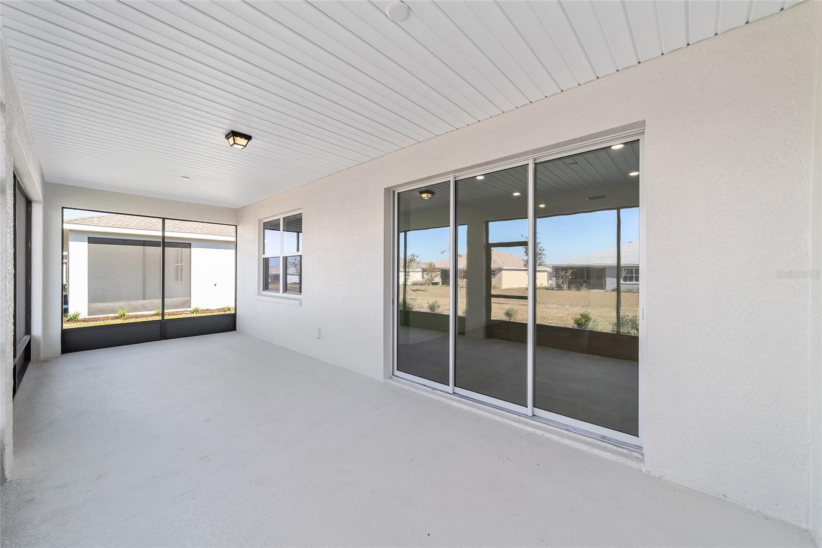 ON TOP OF THE WORLD - Residential