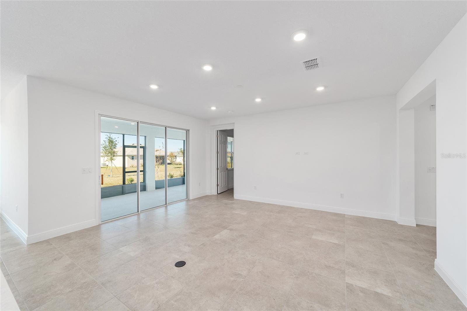 ON TOP OF THE WORLD - Residential