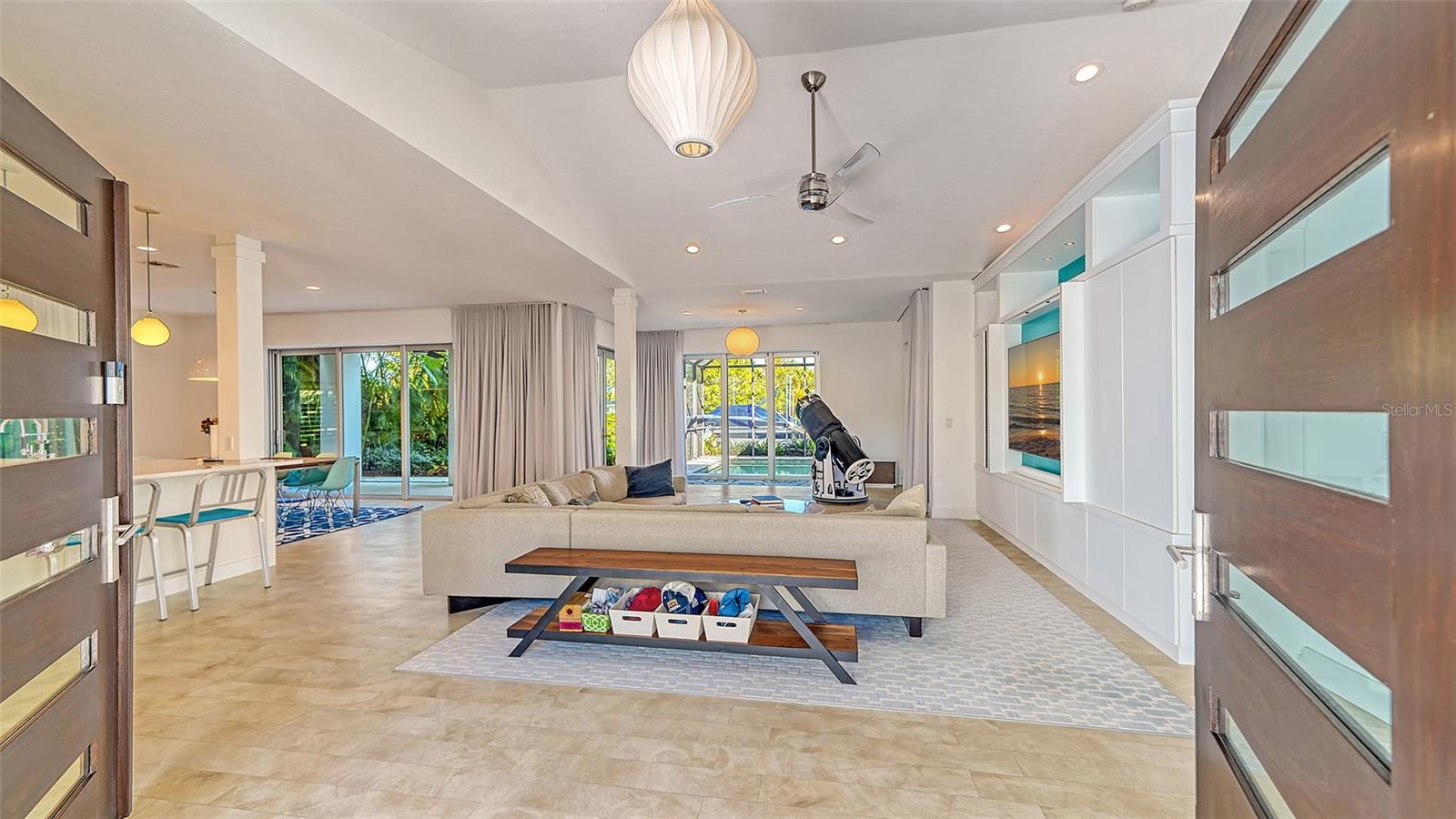 SARASOTA BEACH - Residential