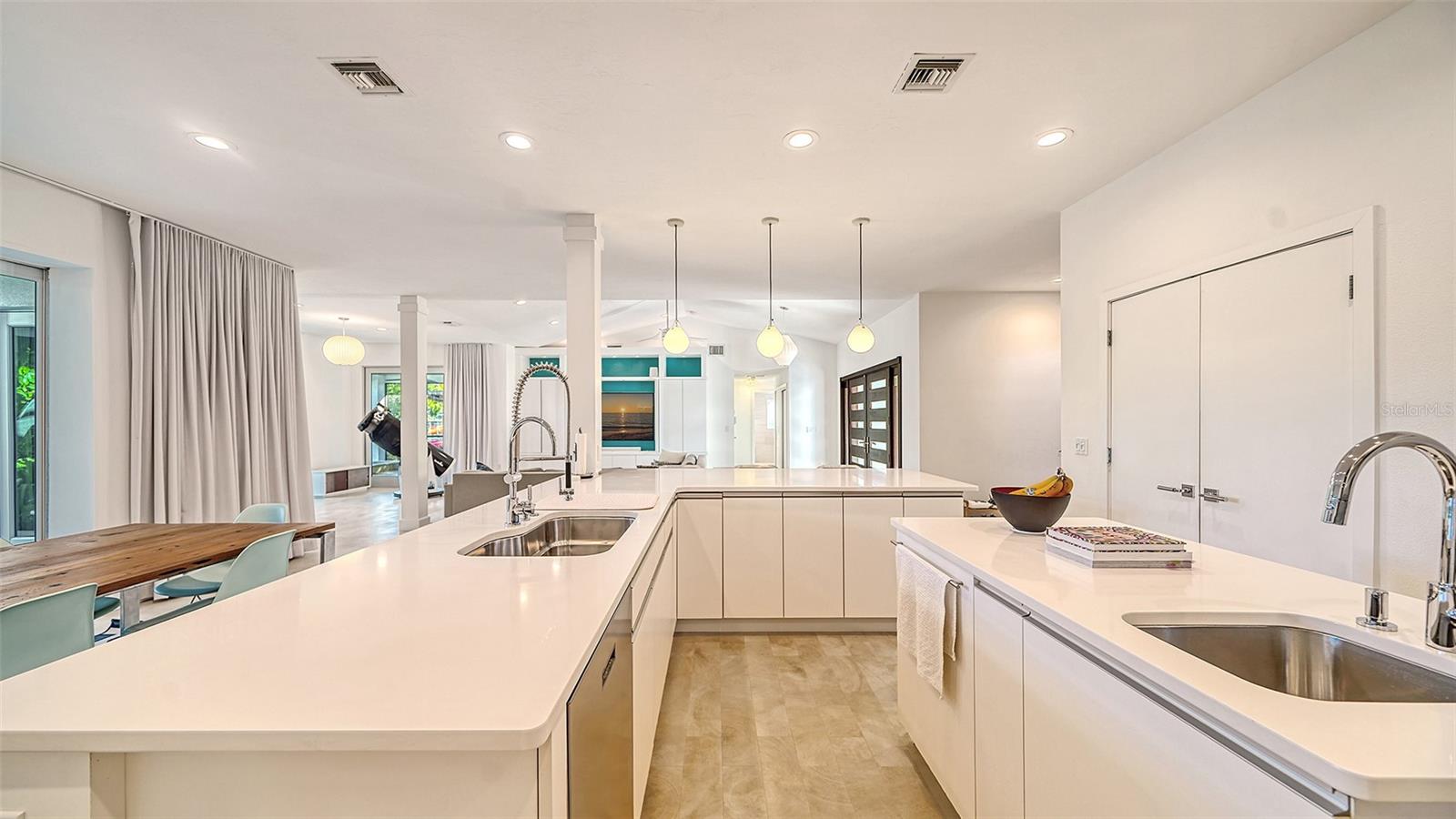 SARASOTA BEACH - Residential