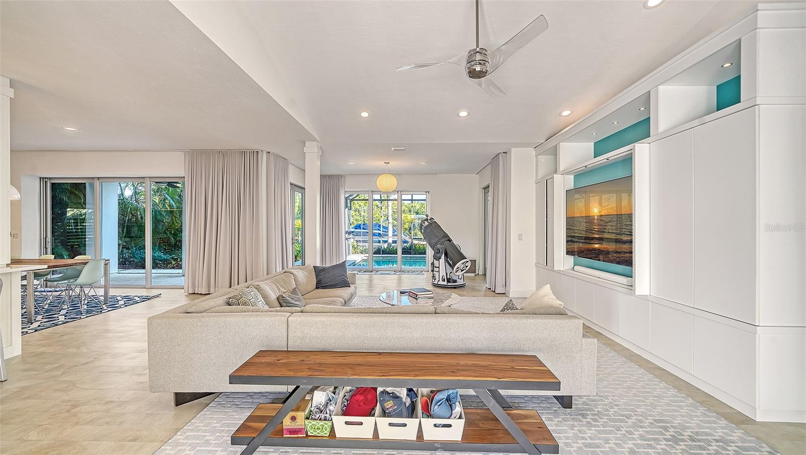 SARASOTA BEACH - Residential