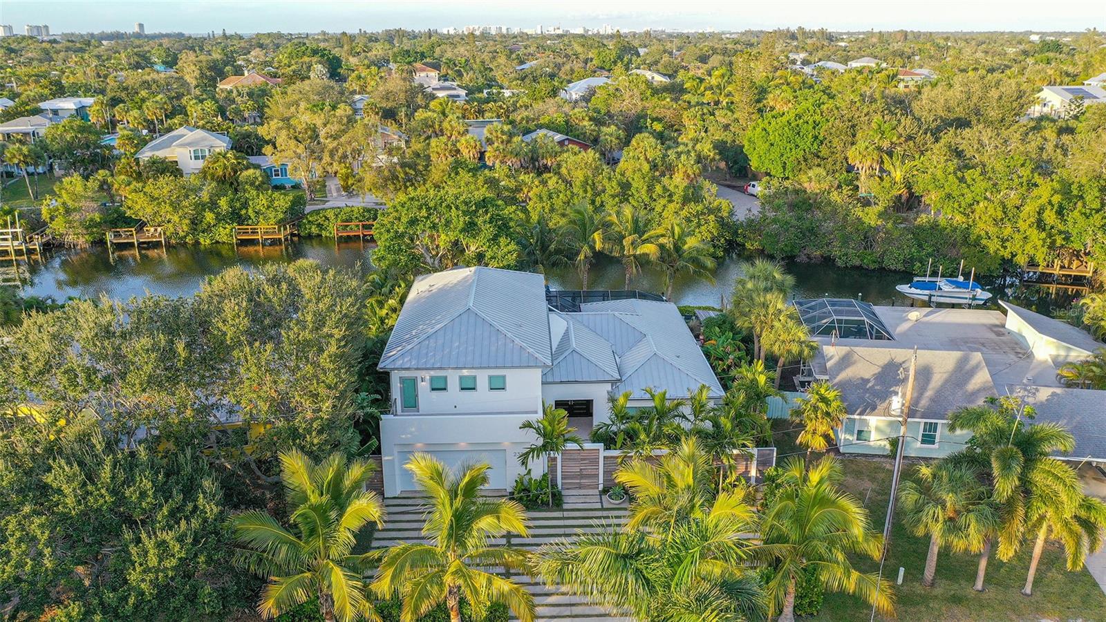 SARASOTA BEACH - Residential