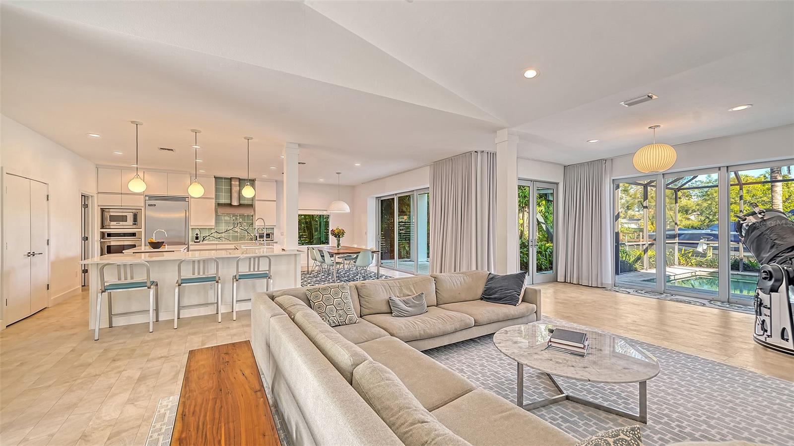 SARASOTA BEACH - Residential