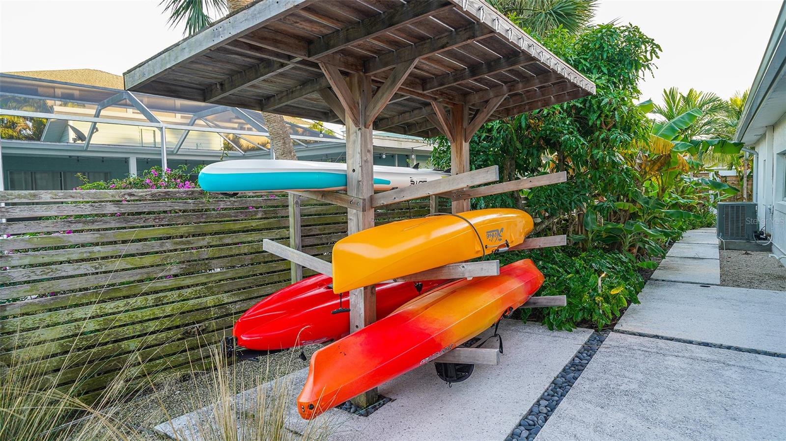 SARASOTA BEACH - Residential