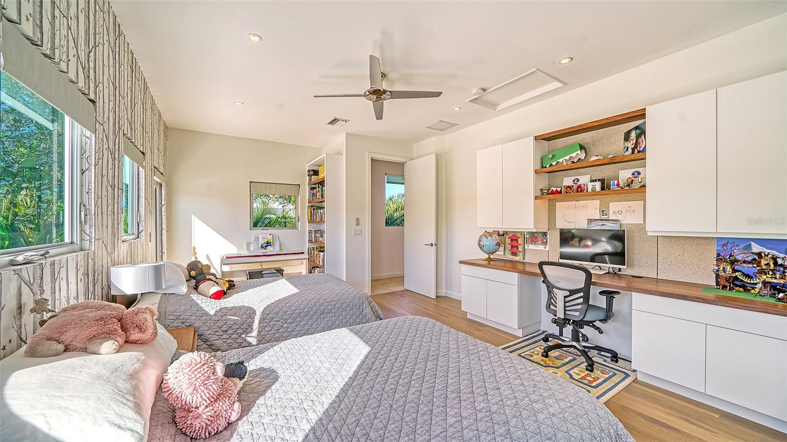 SARASOTA BEACH - Residential