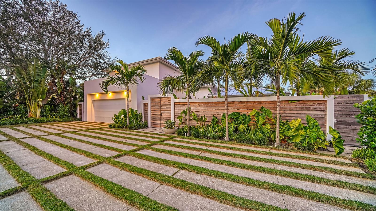 SARASOTA BEACH - Residential
