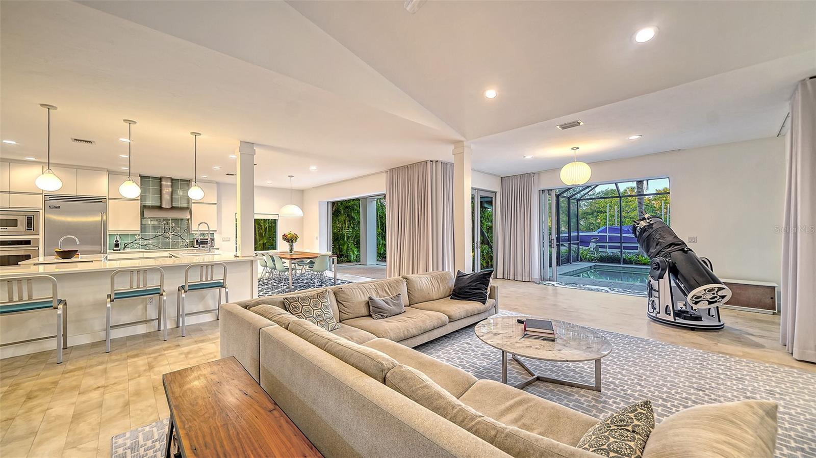 SARASOTA BEACH - Residential