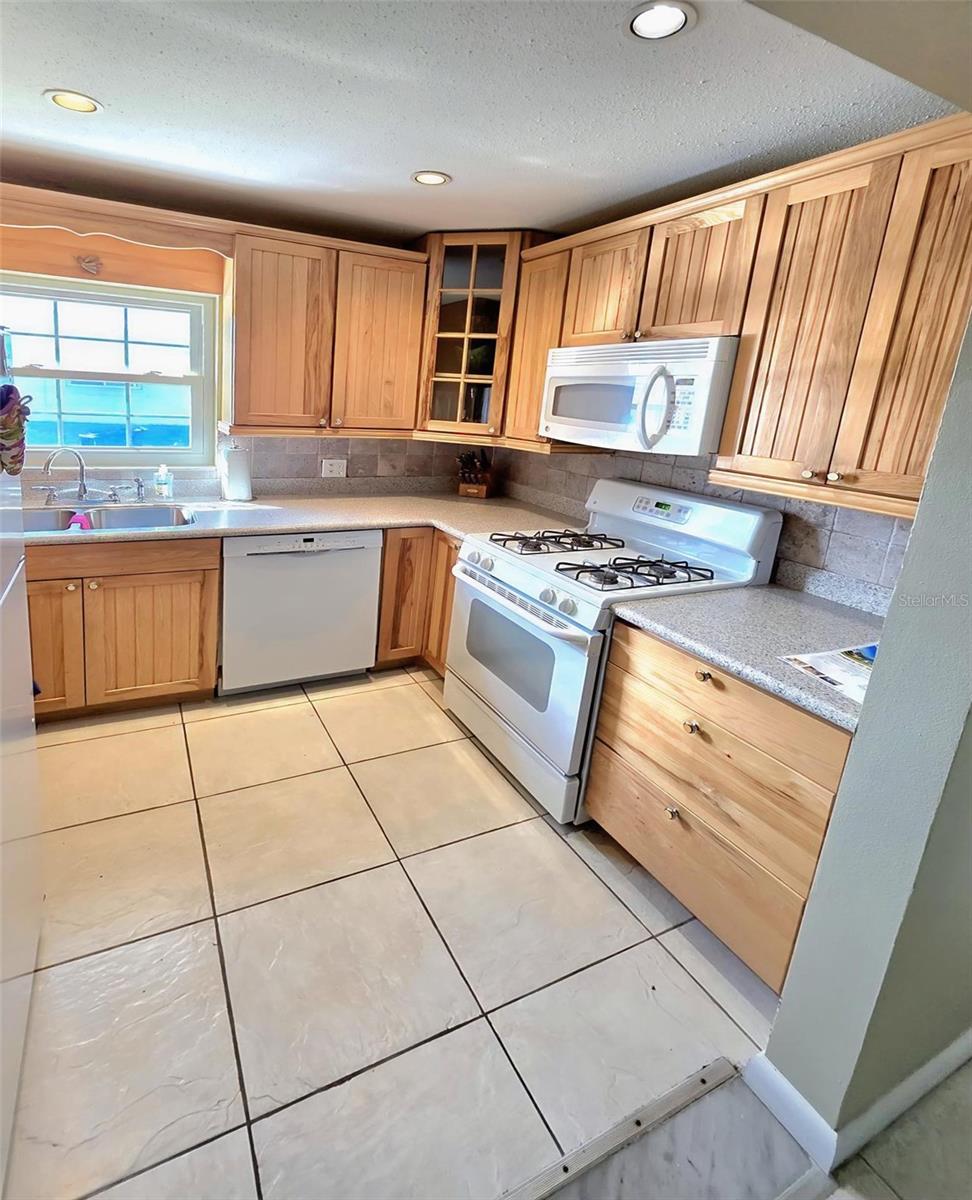 SPRINGWOOD VILLAS - Residential